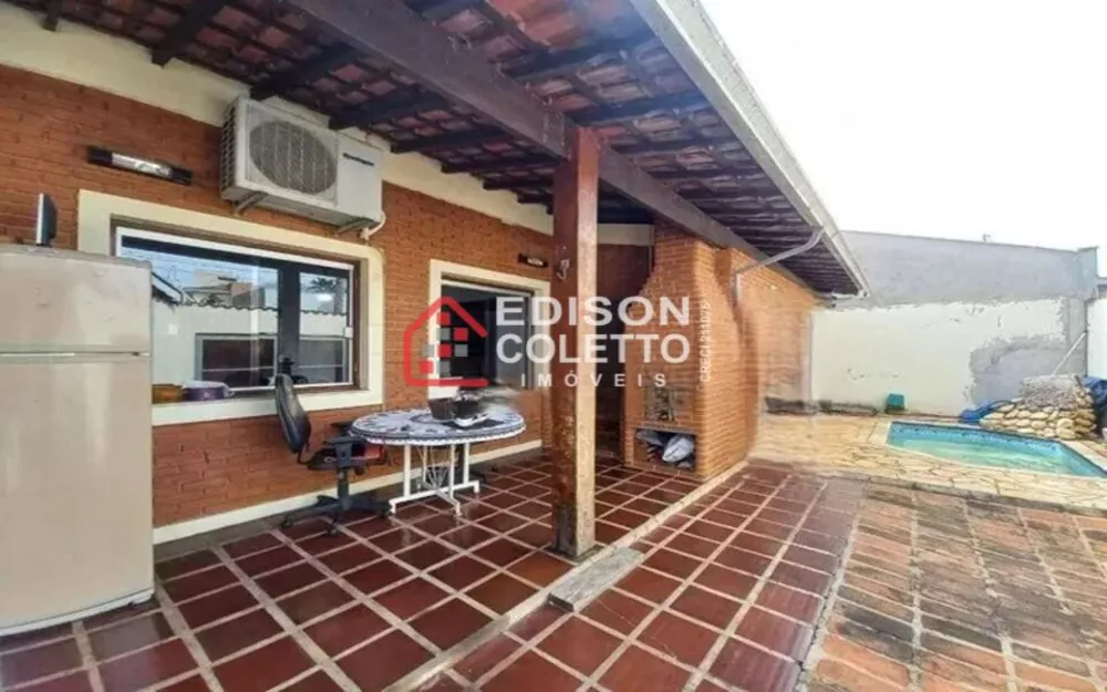 Casa à venda com 3 quartos, 143m² - Foto 1