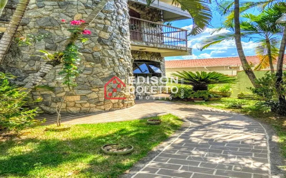 Casa, 3 quartos, 244 m² - Foto 1