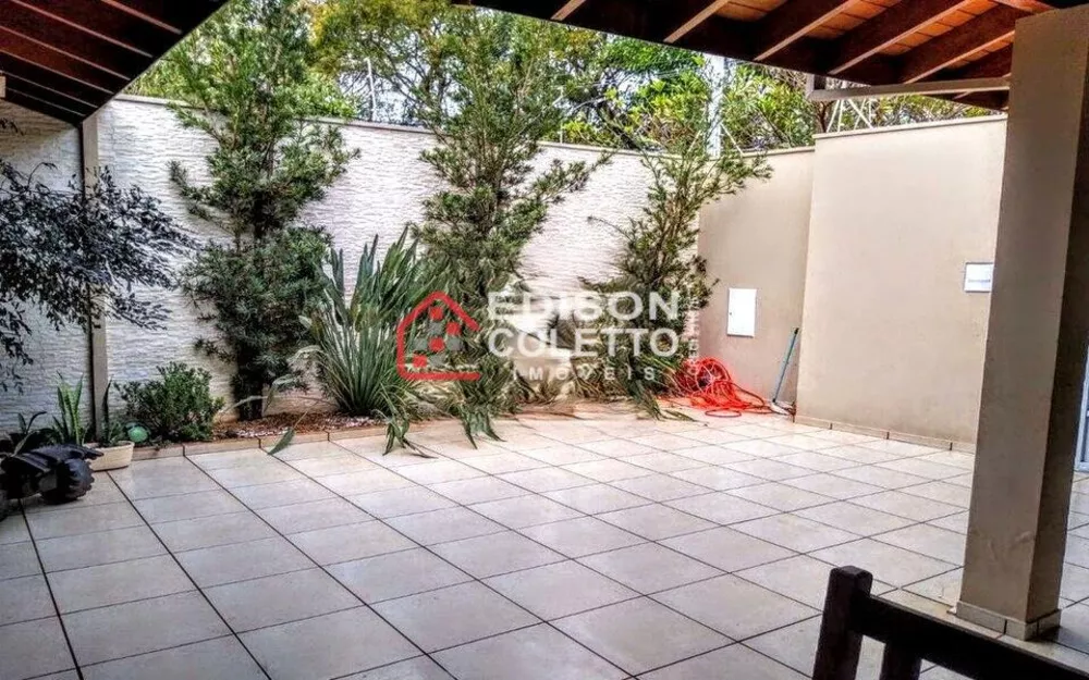 Casa à venda com 4 quartos, 250m² - Foto 5