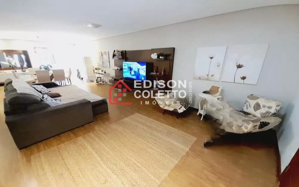 Casa à venda com 4 quartos, 250m² - Foto 17