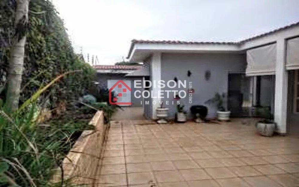 Casa à venda com 4 quartos, 358m² - Foto 2