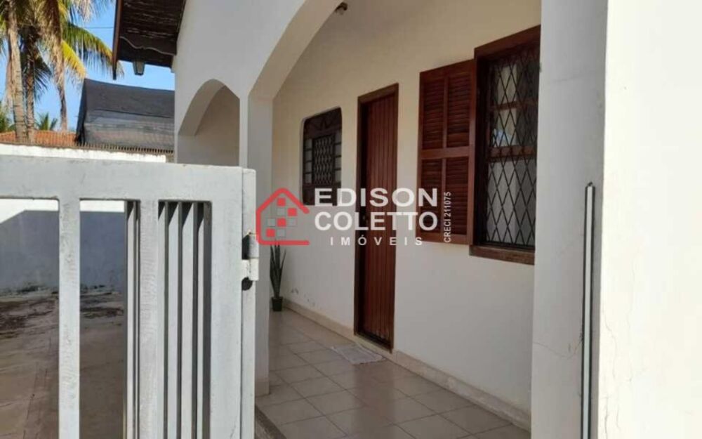 Chácara, 3 quartos, 2210 m² - Foto 2