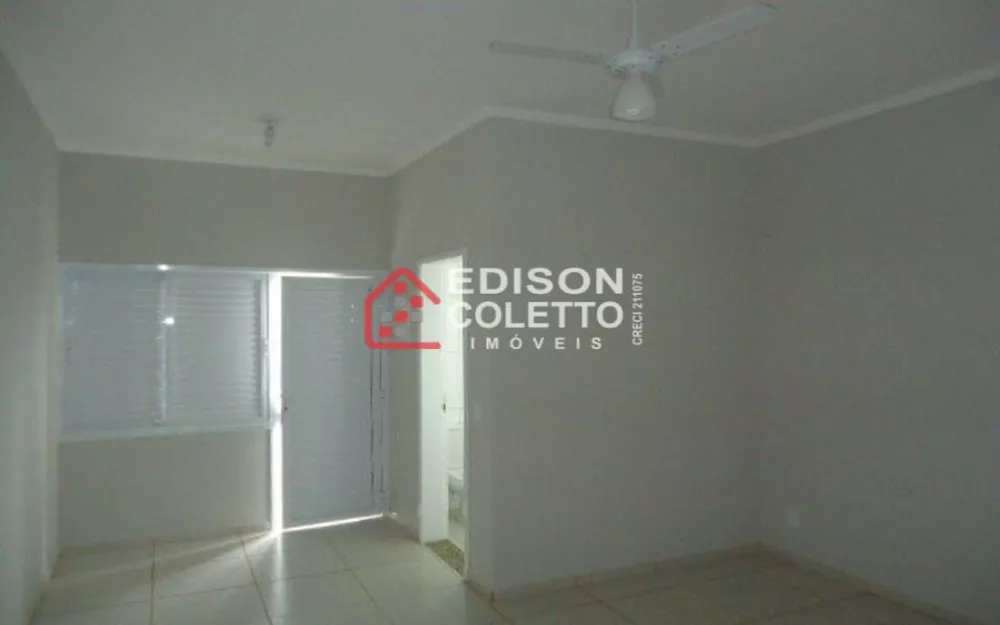 Casa Comercial à venda com 10 quartos, 500m² - Foto 2