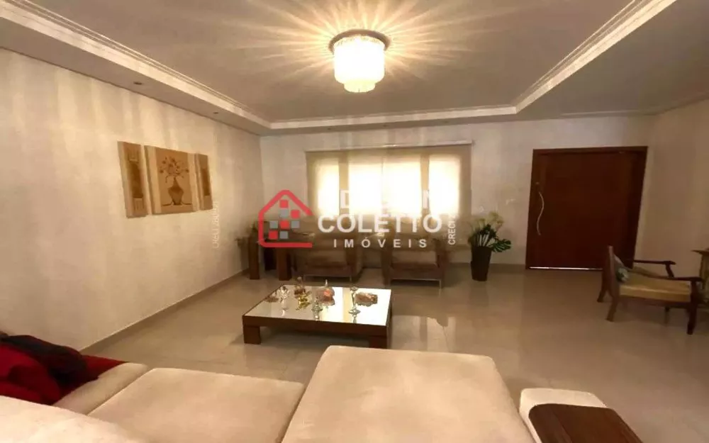 Casa à venda com 3 quartos, 210m² - Foto 2