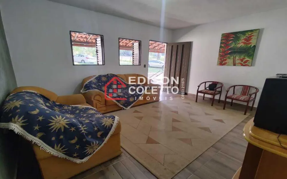 Chácara, 3 quartos, 3330 m² - Foto 1