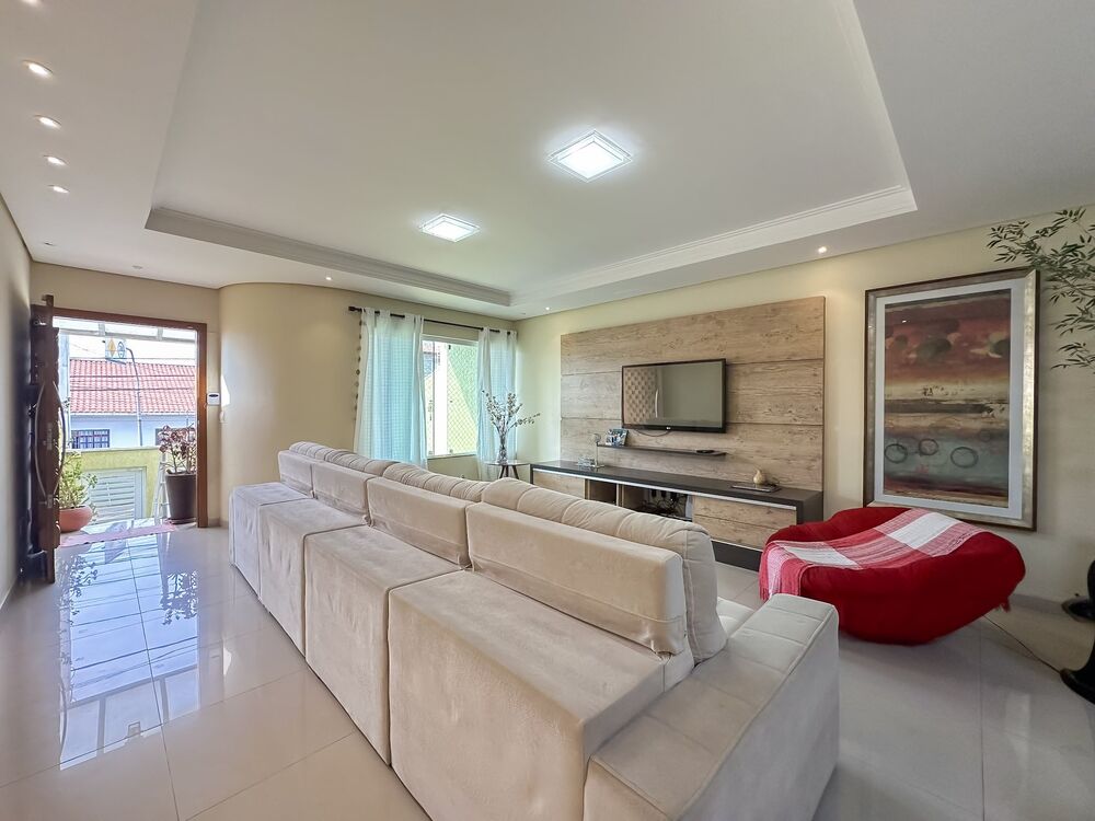 Casa, 3 quartos, 220 m² - Foto 1