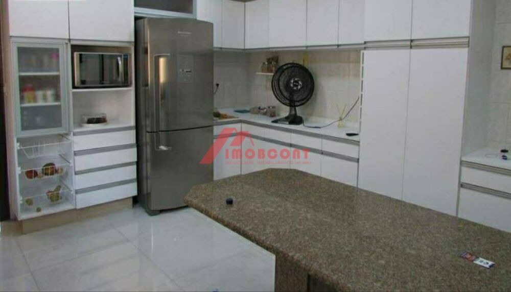 Sobrado, 3 quartos, 250 m² - Foto 2