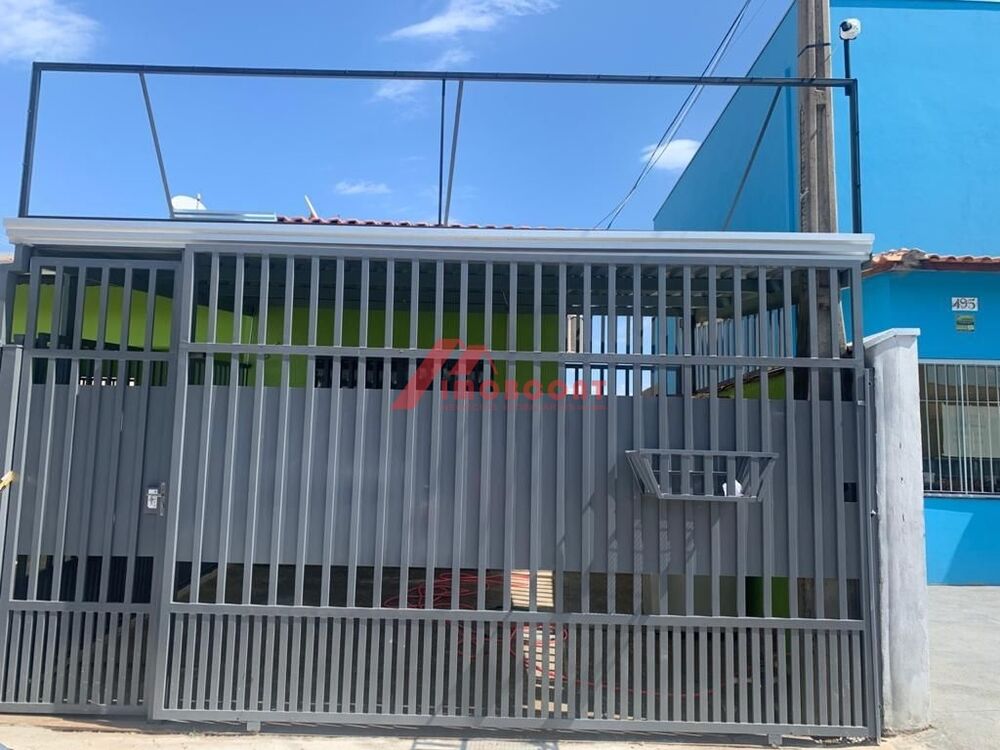 Casa à venda com 3 quartos, 250m² - Foto 2