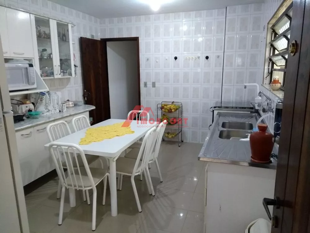 Sobrado à venda com 4 quartos, 200m² - Foto 5