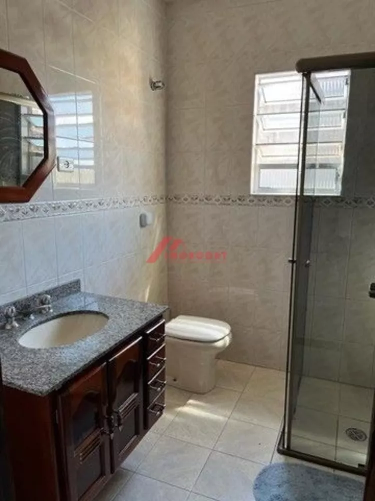 Sobrado à venda com 4 quartos, 200m² - Foto 4