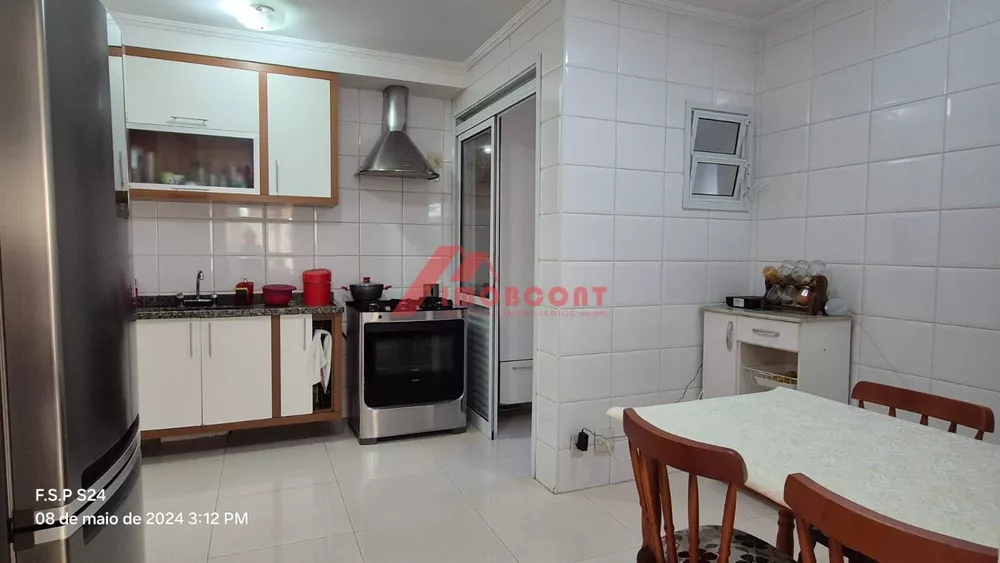 Apartamento à venda com 3 quartos, 168m² - Foto 17