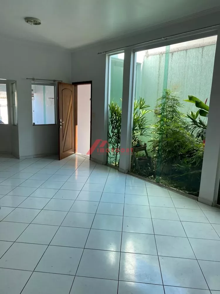 Sobrado para alugar com 3 quartos, 240m² - Foto 6