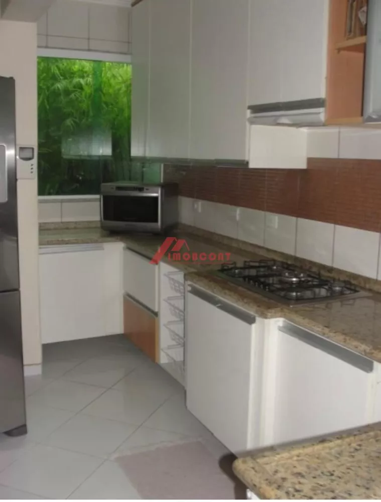 Sobrado para alugar com 3 quartos, 240m² - Foto 13