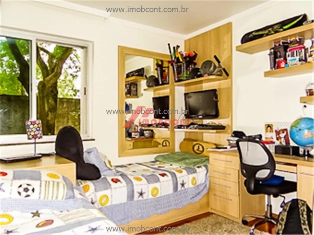 Apartamento à venda com 3 quartos, 137m² - Foto 1