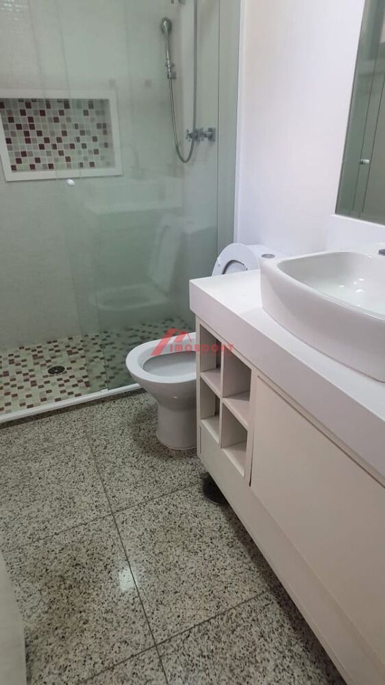 Apartamento para alugar com 4 quartos, 147m² - Foto 8