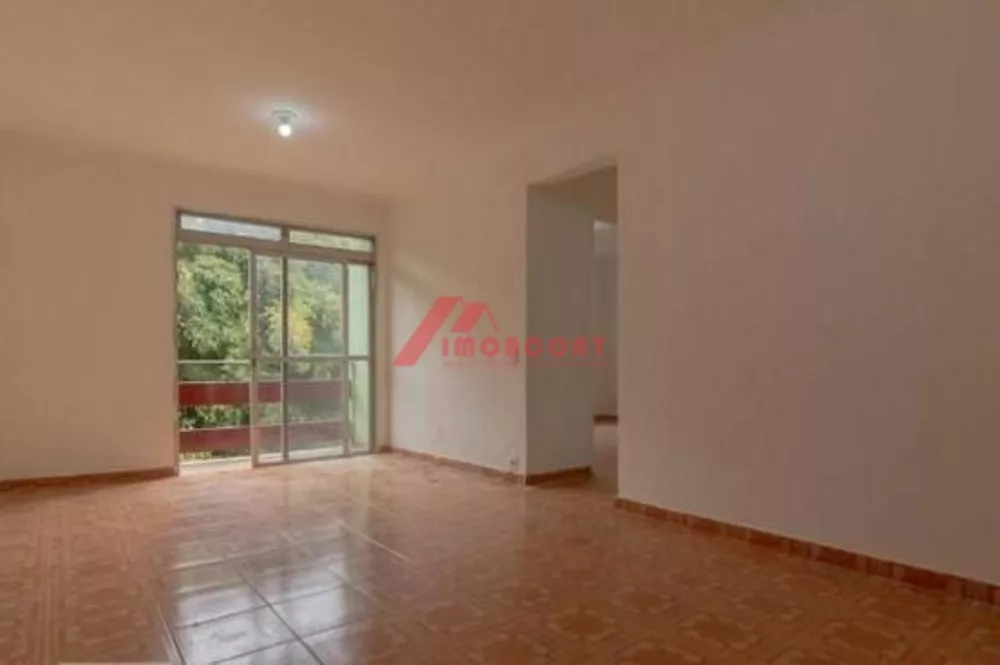 Apartamento à venda com 2 quartos, 64m² - Foto 2