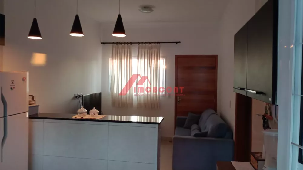 Casa à venda com 2 quartos, 62m² - Foto 3