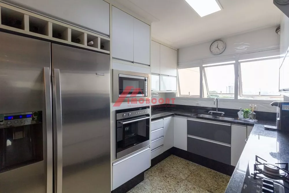 Apartamento à venda com 3 quartos, 214m² - Foto 47