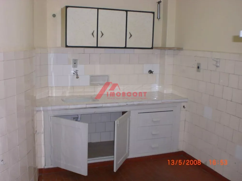 Apartamento à venda com 2 quartos, 70m² - Foto 3