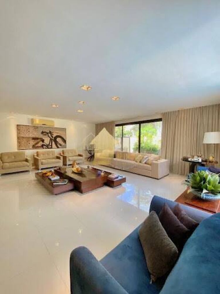 Sobrado à venda com 5 quartos, 821m² - Foto 2