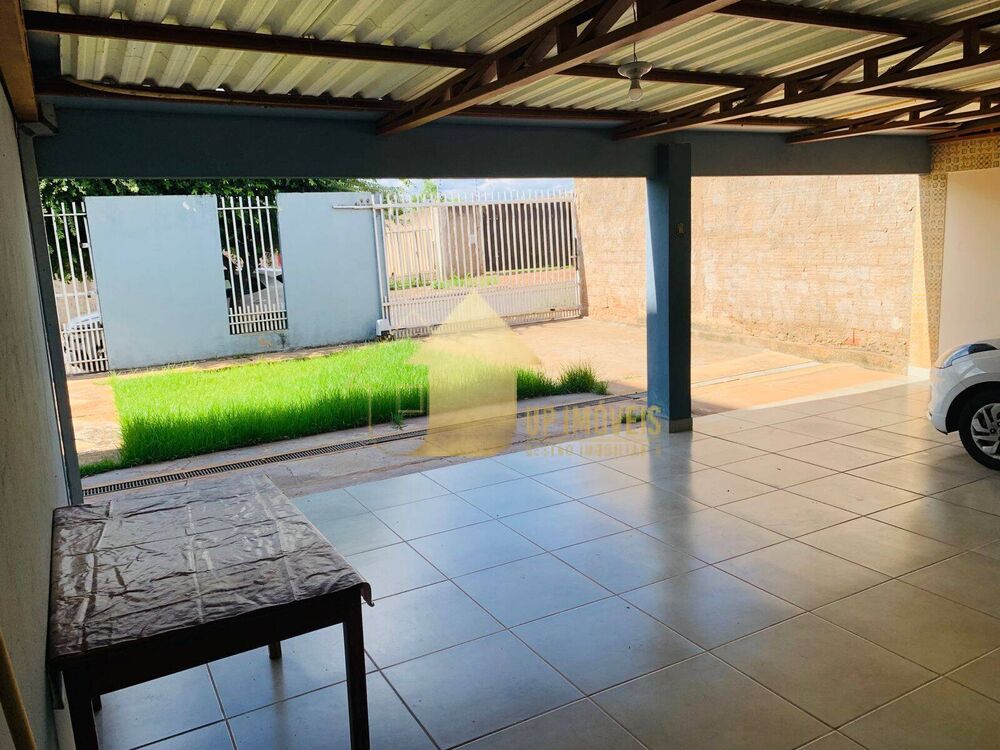 Casa à venda com 3 quartos, 120m² - Foto 1