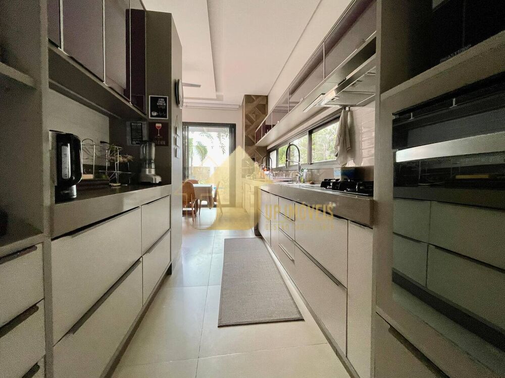 Casa à venda com 4 quartos, 270m² - Foto 15