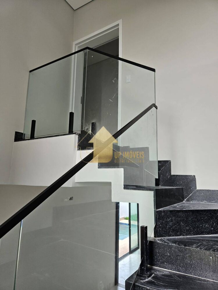Casa de Condomínio à venda com 4 quartos, 231m² - Foto 2