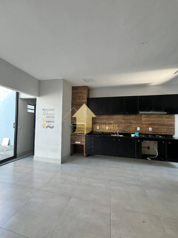 Casa à venda e aluguel com 3 quartos, 134m² - Foto 3
