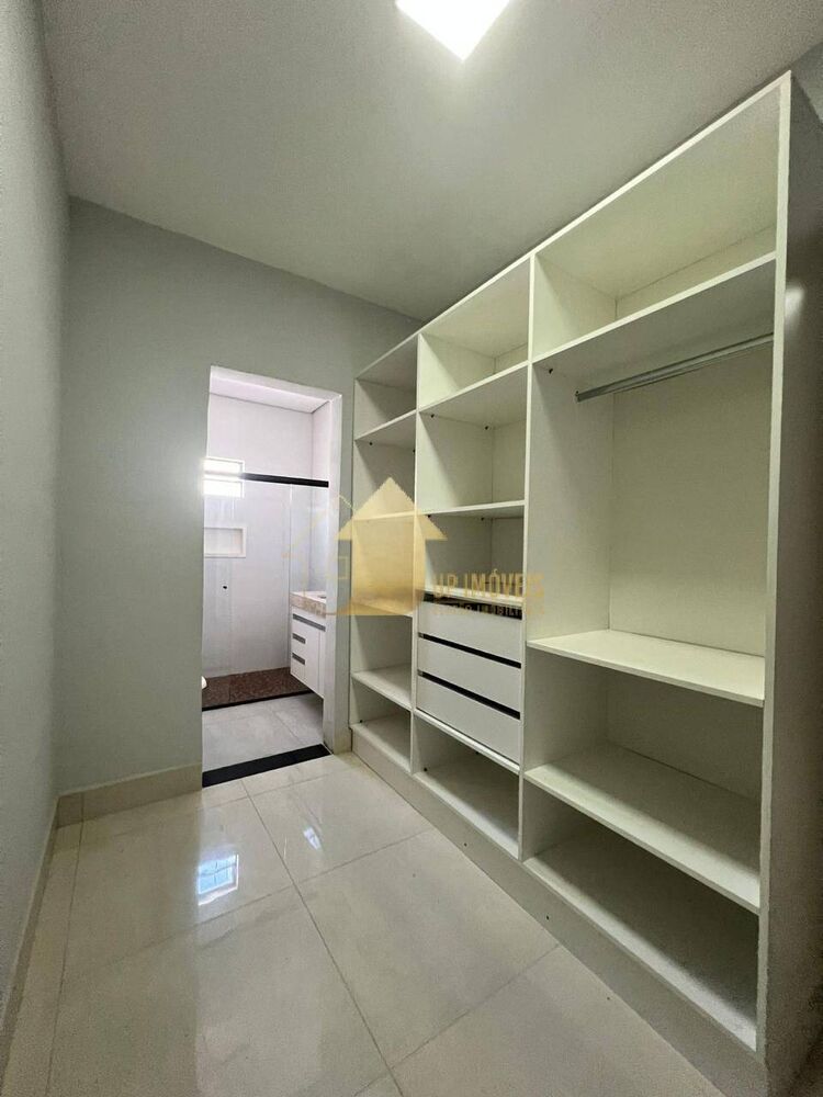 Casa à venda e aluguel com 3 quartos, 134m² - Foto 2