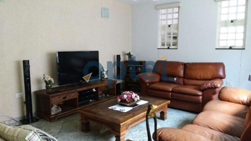 Casa, 4 quartos, 233 m² - Foto 1