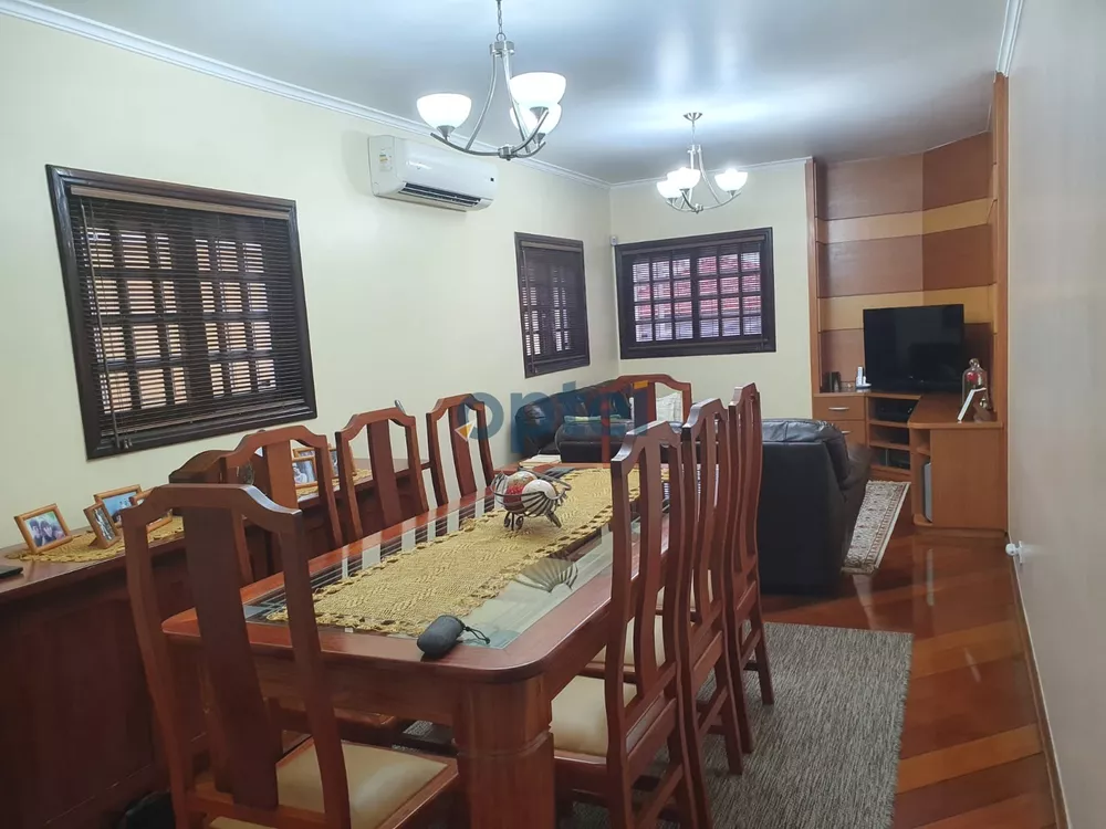 Sobrado à venda com 3 quartos, 202m² - Foto 1