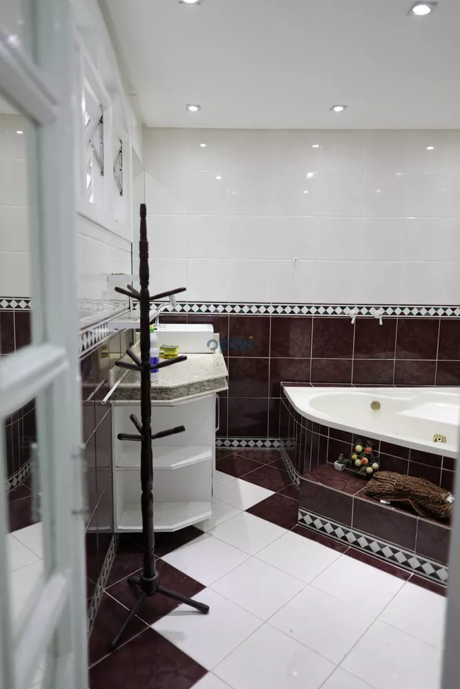 Sobrado, 3 quartos, 258 m² - Foto 4