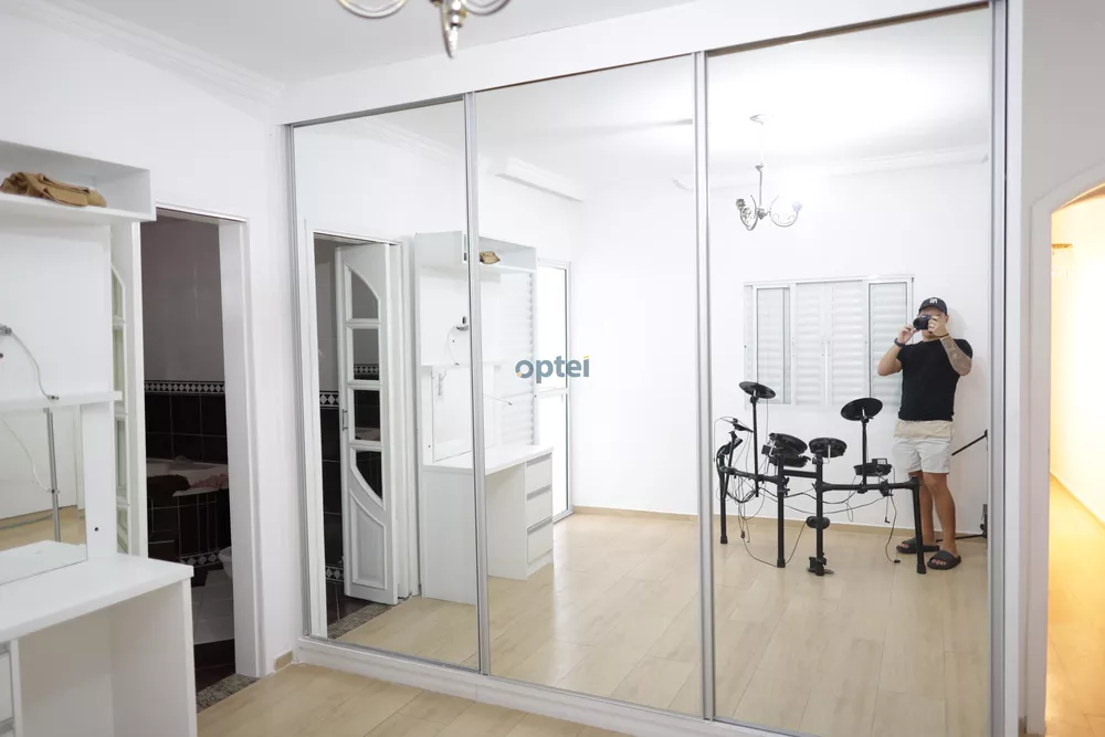 Sobrado, 3 quartos, 258 m² - Foto 1