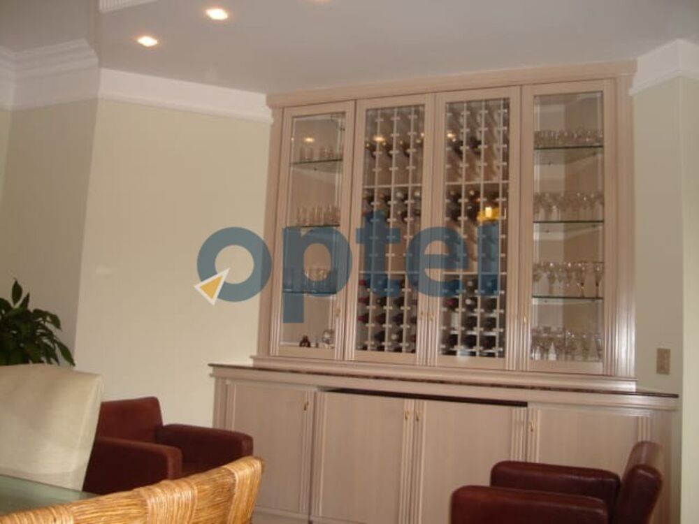 Apartamento à venda com 4 quartos, 240m² - Foto 1