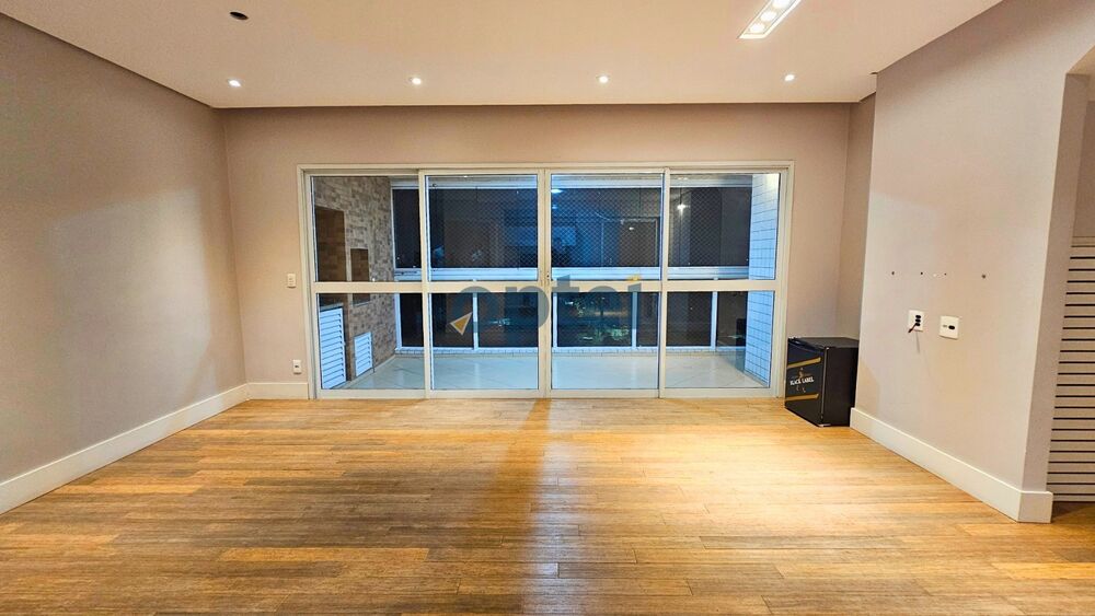 Cobertura, 3 quartos, 210 m² - Foto 2