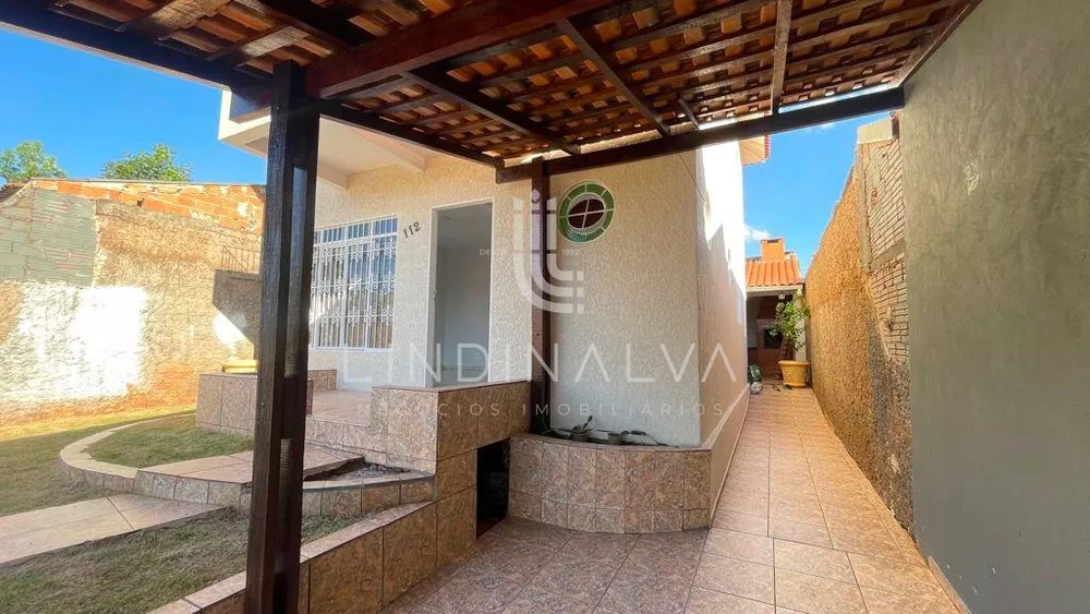 Casa à venda com 3 quartos, 180m² - Foto 4