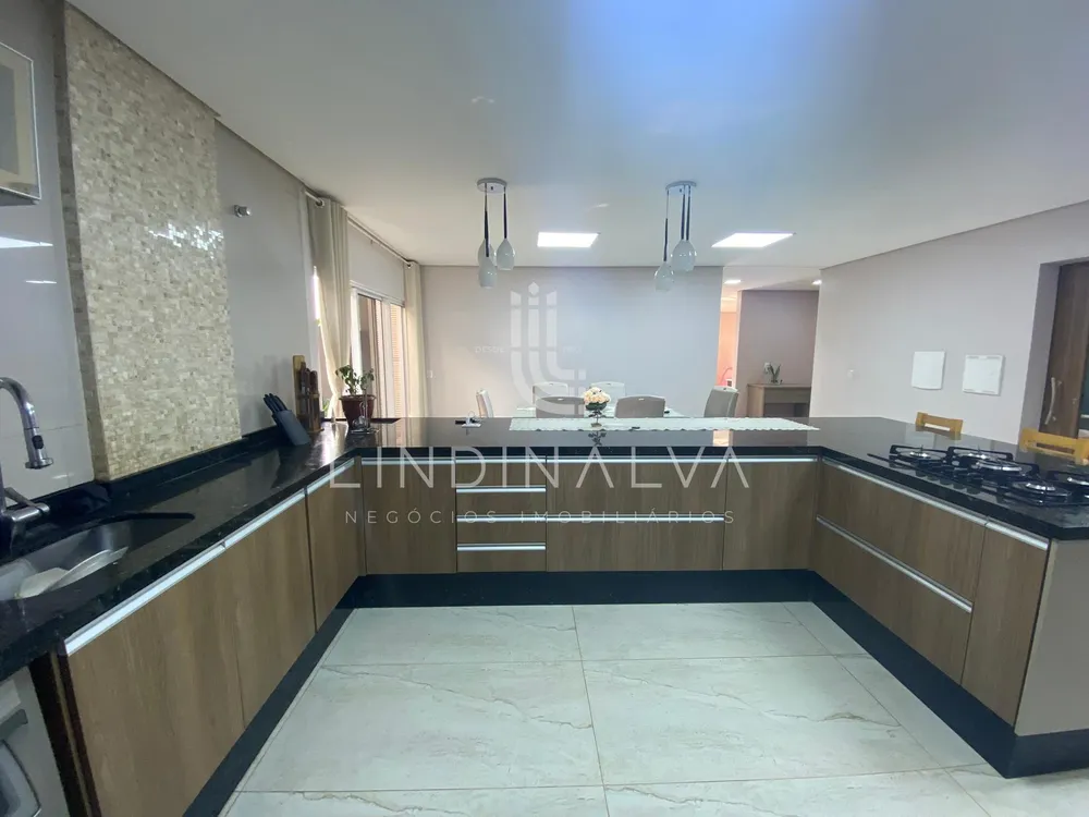Sobrado, 4 quartos, 385 m² - Foto 2