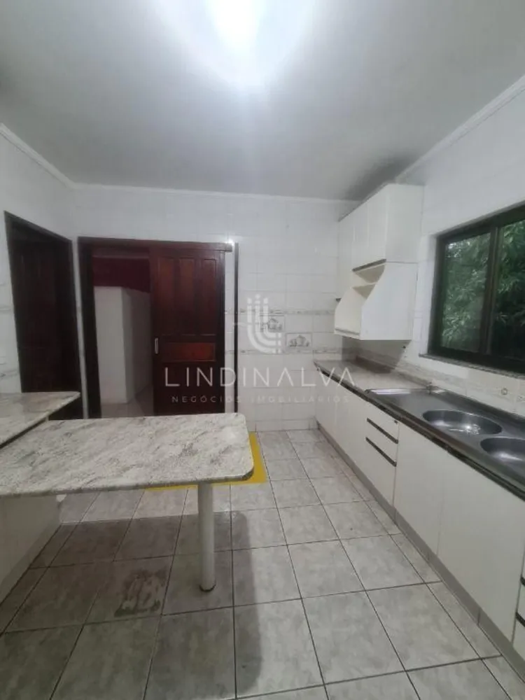 Sobrado, 3 quartos, 649 m² - Foto 2