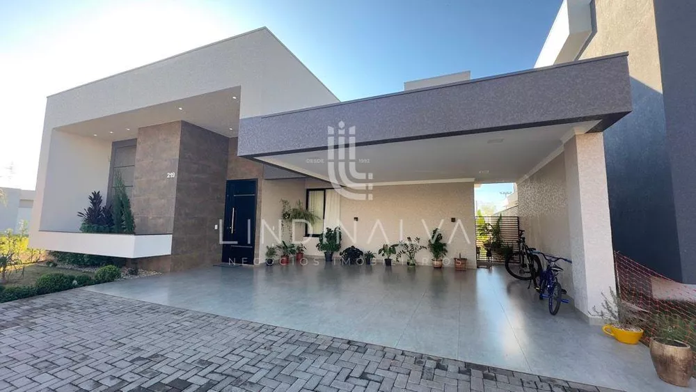 Casa à venda com 3 quartos, 450m² - Foto 1