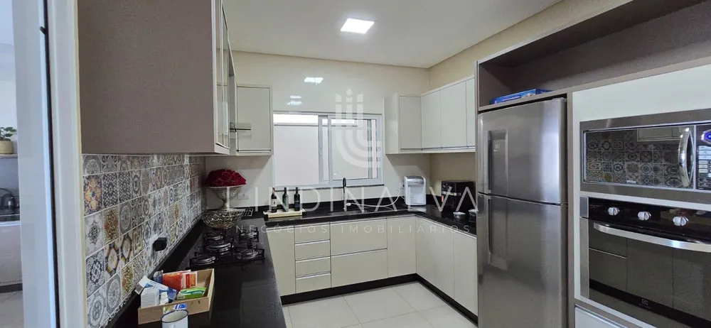 Casa, 2 quartos, 200 m² - Foto 8