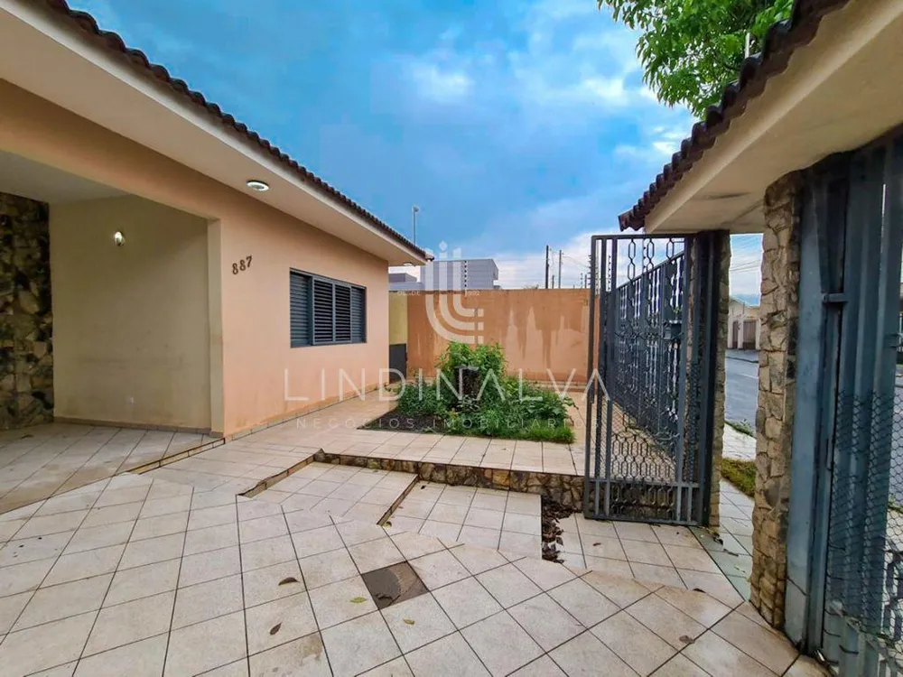 Casa, 3 quartos, 215 m² - Foto 1