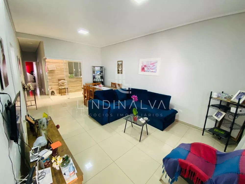 Casa à venda com 3 quartos, 118m² - Foto 4