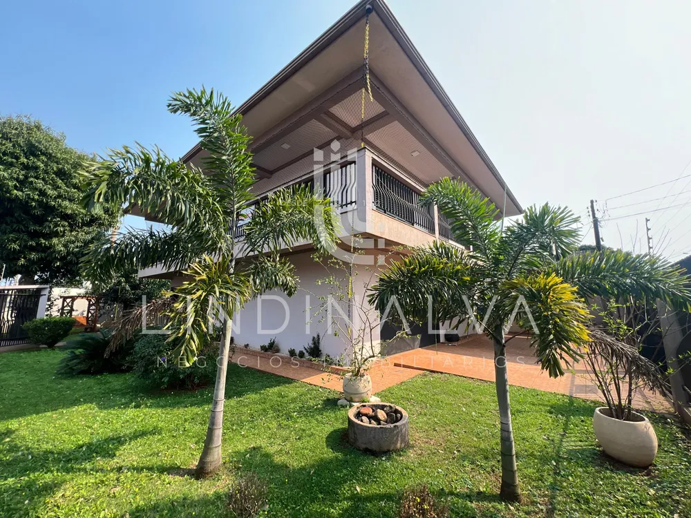 Sobrado, 3 quartos, 318 m² - Foto 1