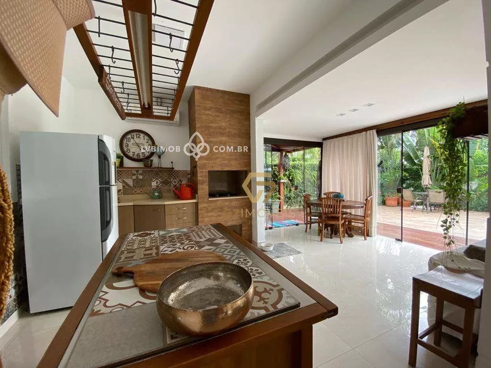 Casa, 3 quartos, 330 m² - Foto 1