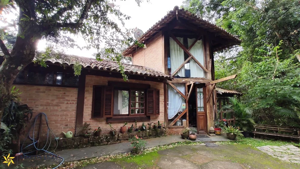 Casa à venda com 4 quartos, 300m² - Foto 1