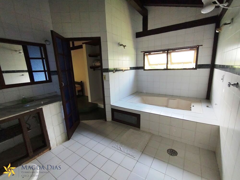 Casa à venda com 3 quartos, 226m² - Foto 13
