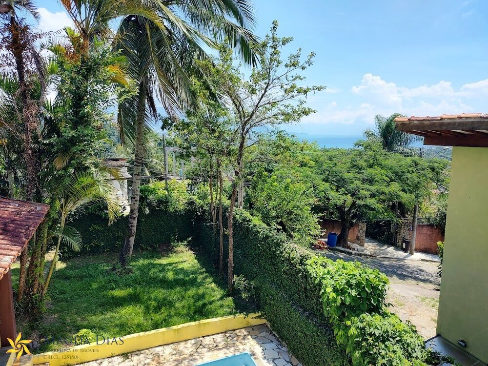 Casa à venda com 3 quartos, 226m² - Foto 3