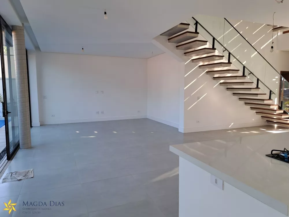 Casa à venda com 5 quartos, 312m² - Foto 10