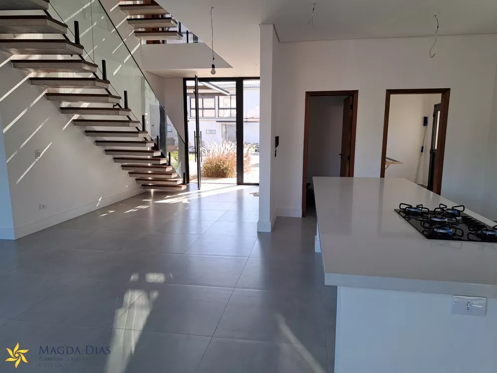 Casa à venda com 5 quartos, 312m² - Foto 13