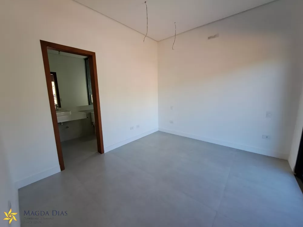 Casa à venda com 5 quartos, 312m² - Foto 22